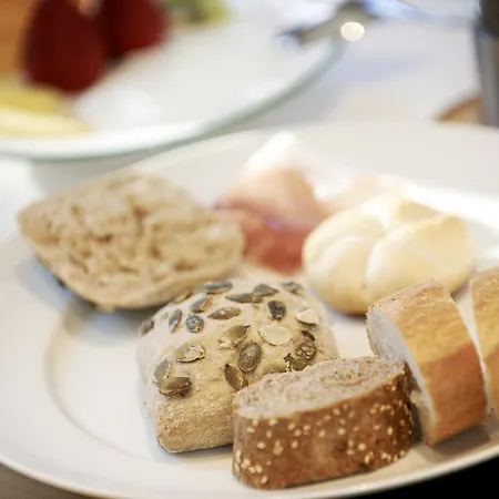 Zin Senfter Apart-hotel 4*
